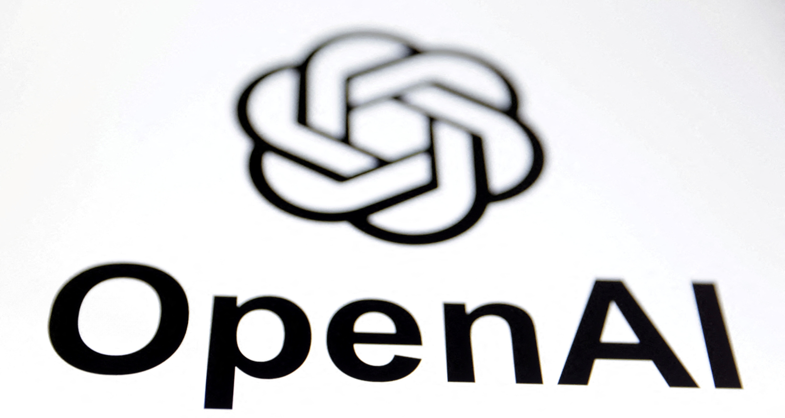 OpenAI enfrenta disputa com Open AI por nome e identidade