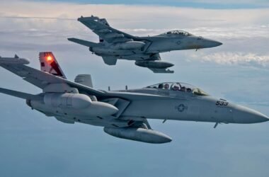 Novo Jammer do EA-18G Otimiza Capacidades de Engenharia Naval