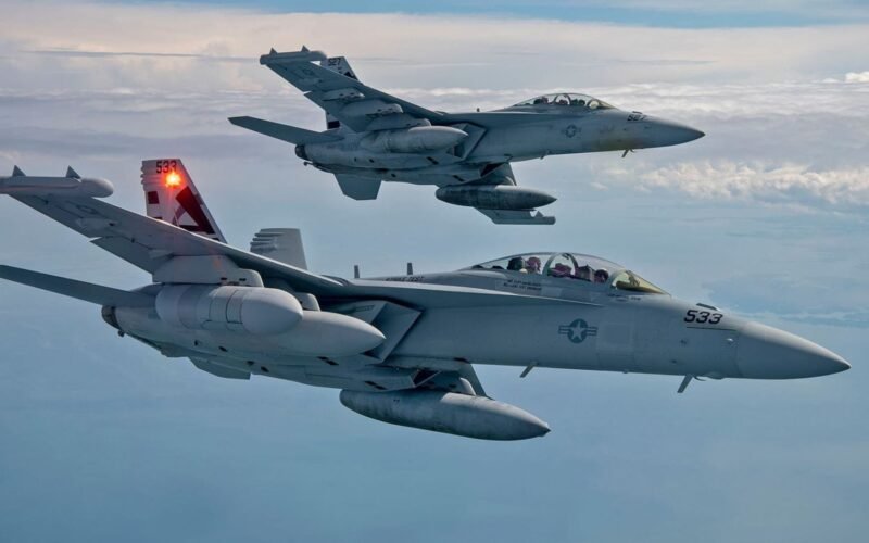 Novo Jammer do EA-18G Otimiza Capacidades de Engenharia Naval