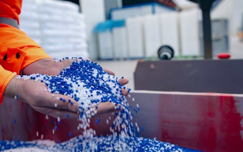 Novo Avanço em Engenharia: Eco-tech Transforma Plástico em Valor