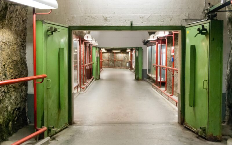 Novo Investimento em Engenharia: Suíça Atualiza Abrigos Nucleares