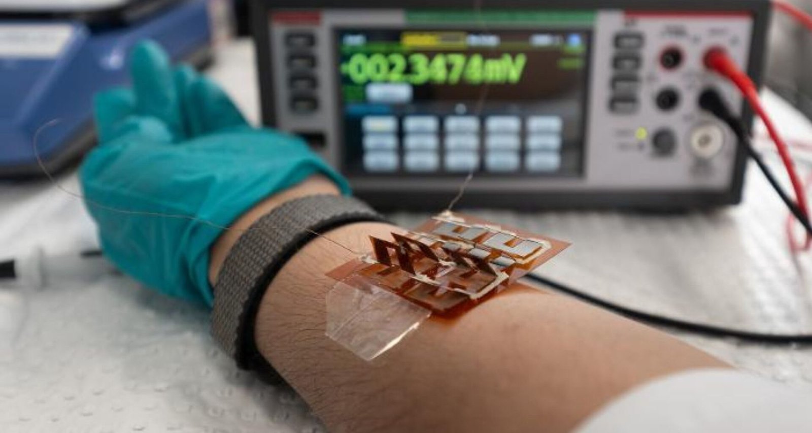 Novo Filme de Engenharia Transforma Calor Corporal em Energia