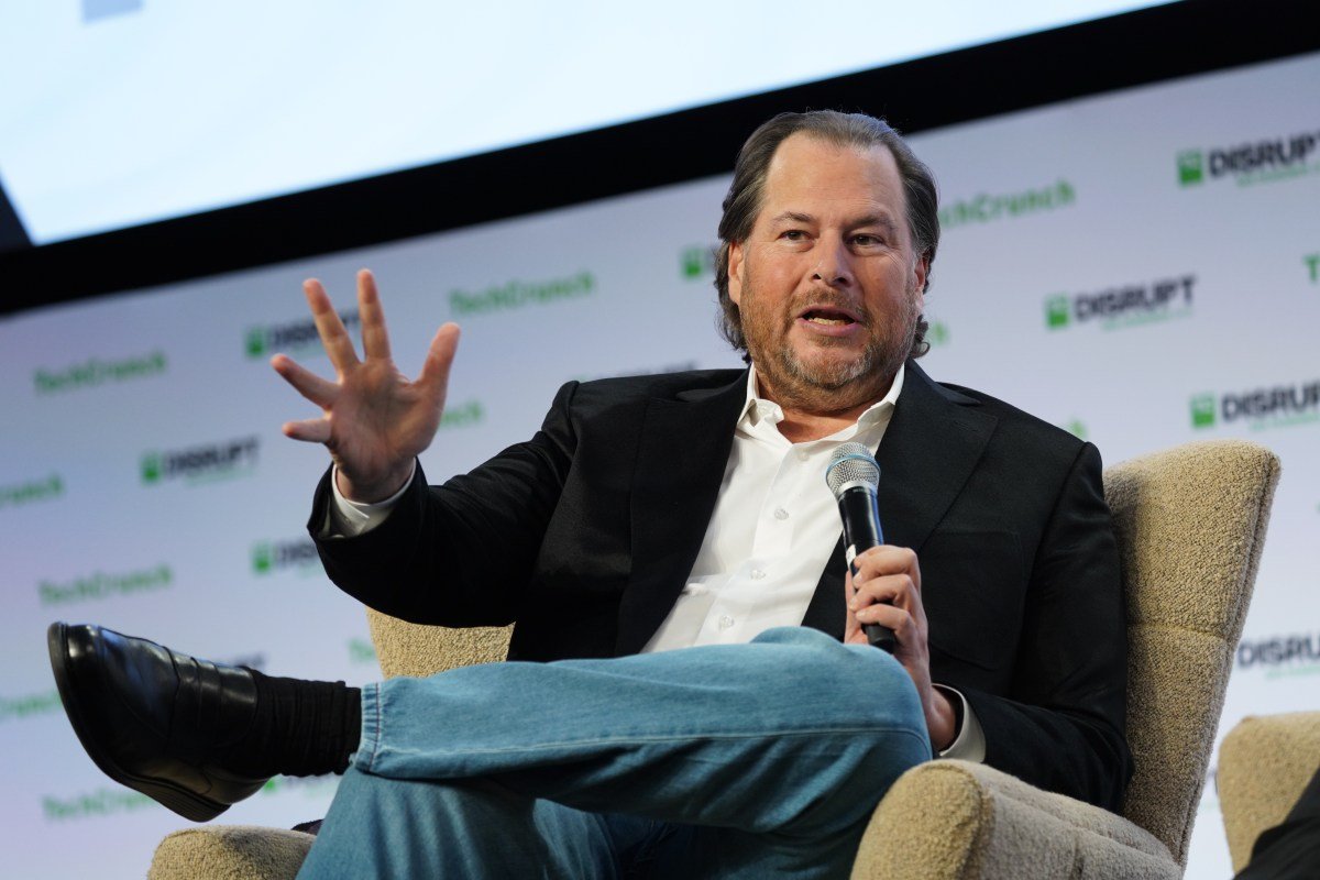 Novo Salto na Engenharia: Salesforce Contrata 2.000 para IA