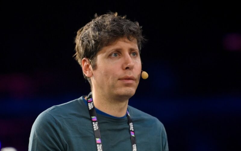 Novo Avanço em Engenharia: OpenAI e Robôs Humanoides em Destaque