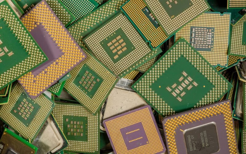 Novo Método de Engenharia Transforma E-Lixo em Recursos Úteis