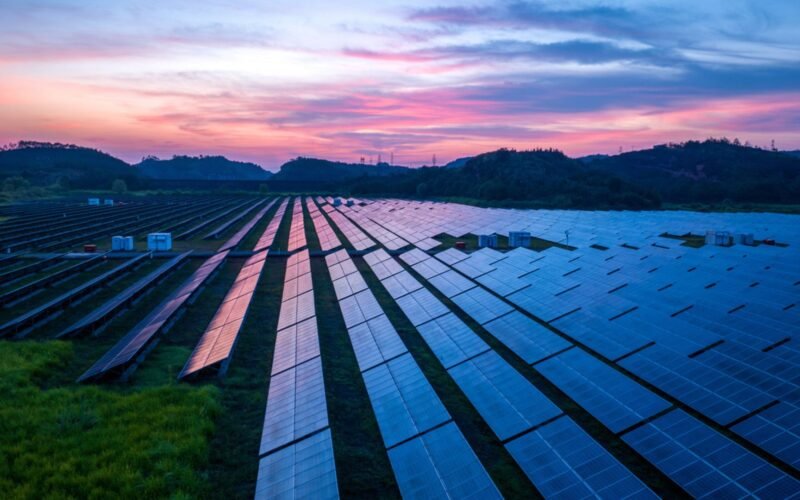 Novo projeto solar de 600 MW transforma engenharia no Arizona