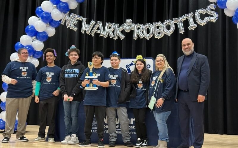 Novo Avanço em Engenharia: Estudantes de Newark Criam Robôs