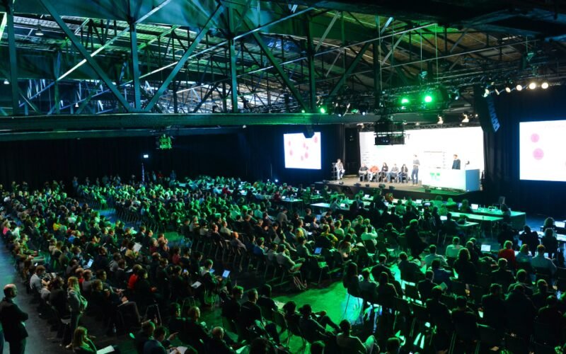 Novo Relatório de Engenharia: Impacto Global até 2025