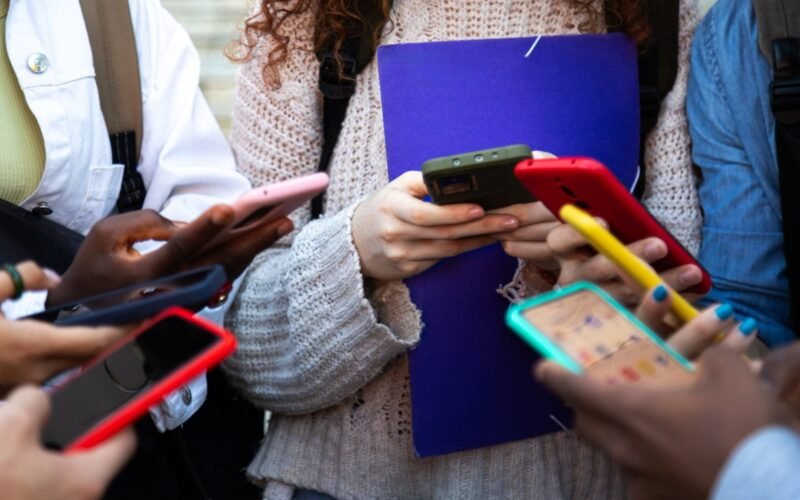 Novidade: Notícias de Engenharia e Declínio da Confiança em Big Tech